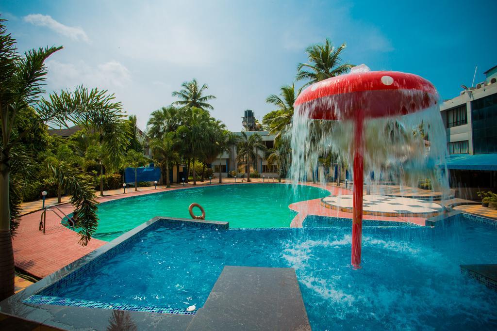 Silver Sands Beach Resort โคลวา ภายนอก รูปภาพ