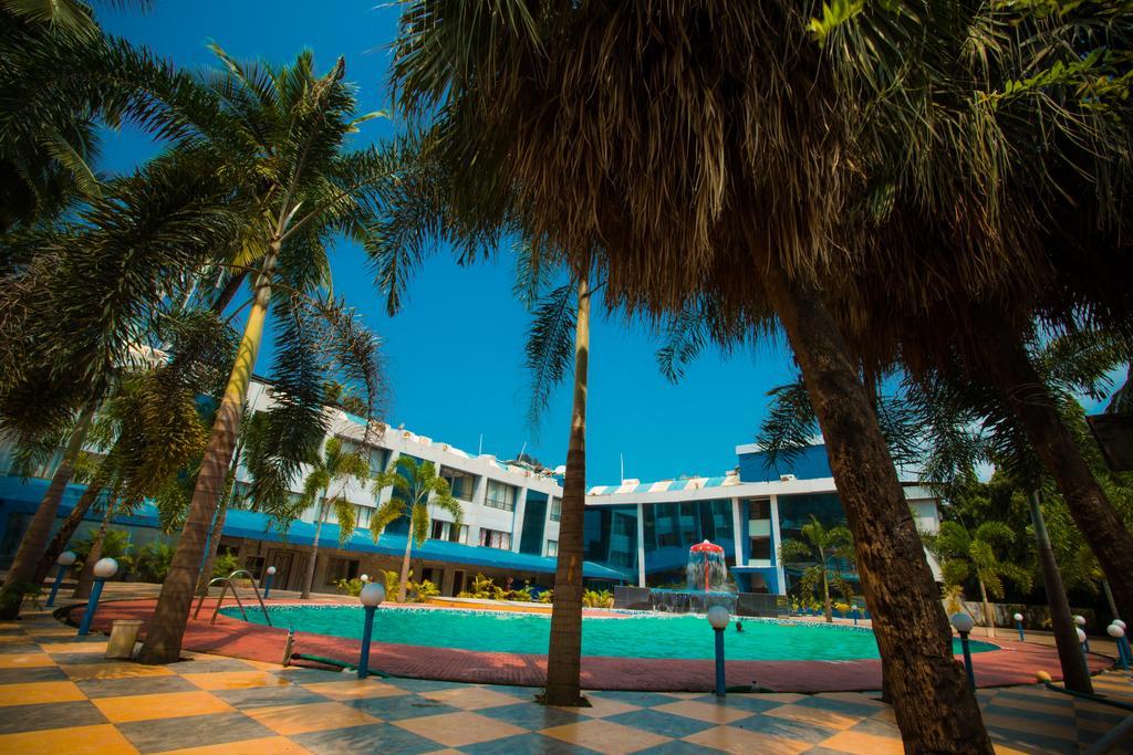 Silver Sands Beach Resort โคลวา ภายนอก รูปภาพ