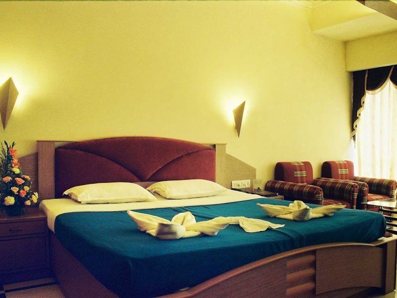 Silver Sands Beach Resort โคลวา ภายนอก รูปภาพ