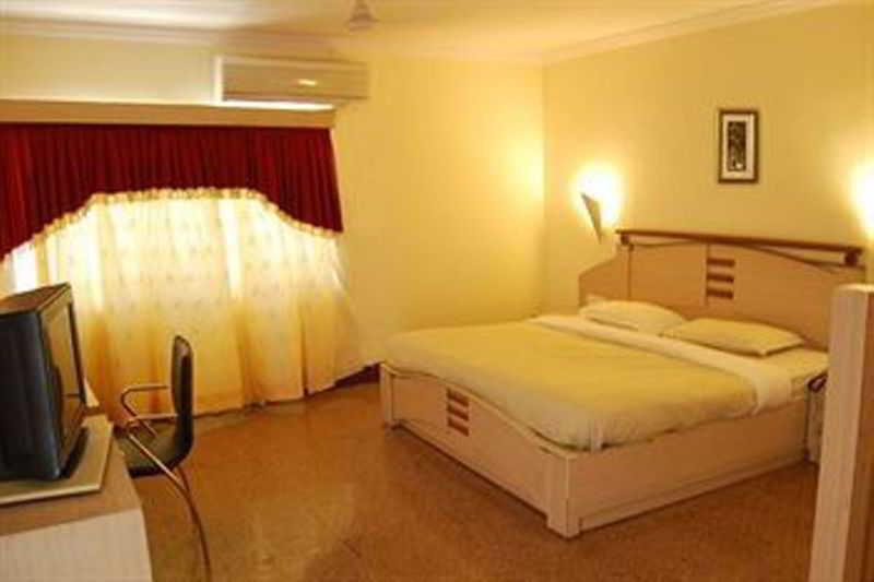 Silver Sands Beach Resort โคลวา ภายนอก รูปภาพ