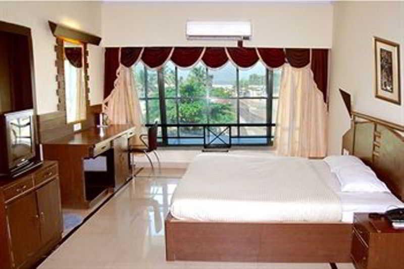 Silver Sands Beach Resort โคลวา ภายนอก รูปภาพ