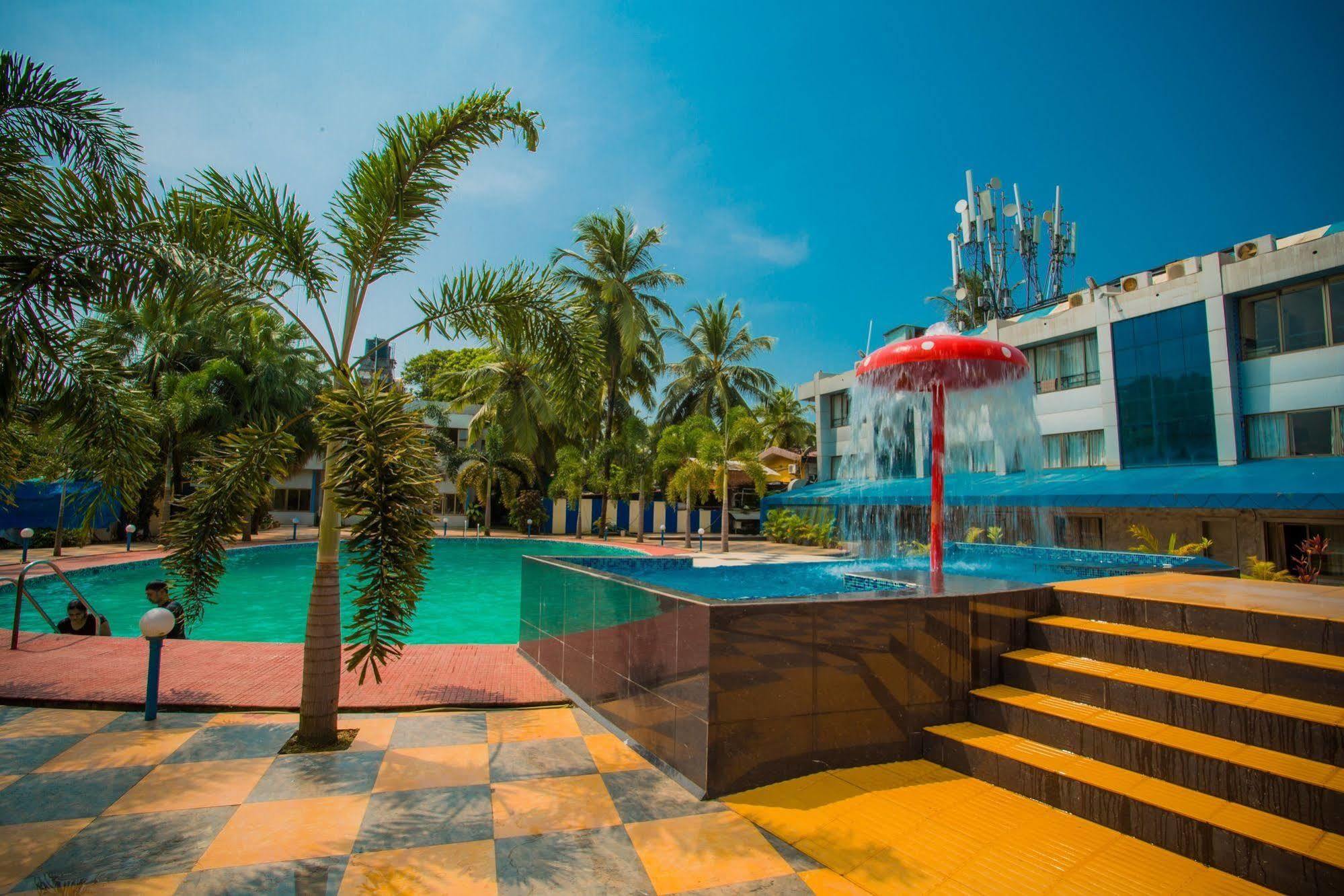 Silver Sands Beach Resort โคลวา ภายนอก รูปภาพ