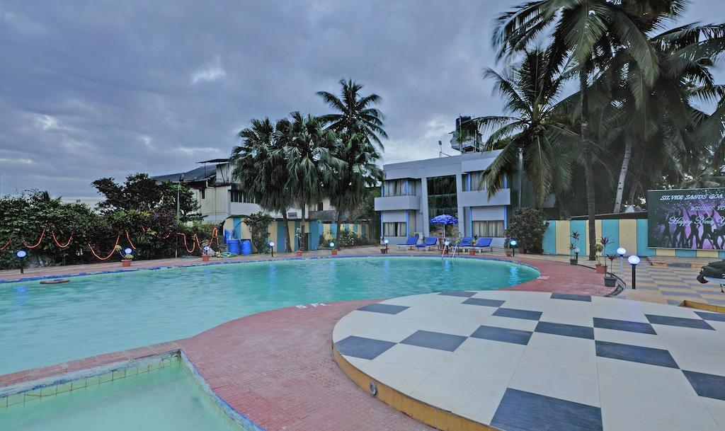 Silver Sands Beach Resort โคลวา ภายนอก รูปภาพ